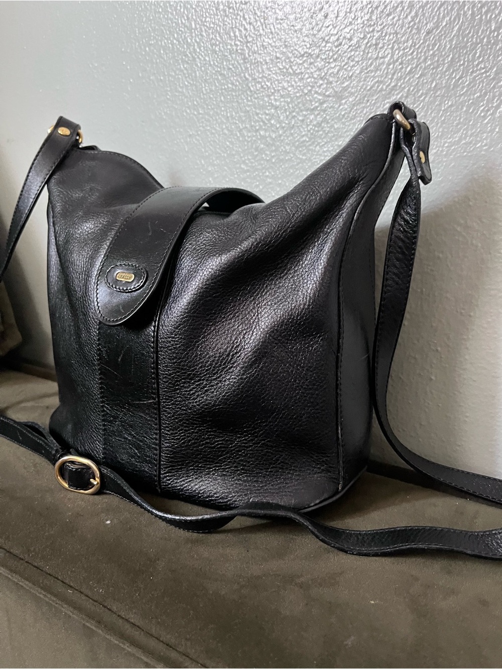 Bally Black Pebbled Leather Shoulder Bag with Gold Accents - Picture 3 of 10